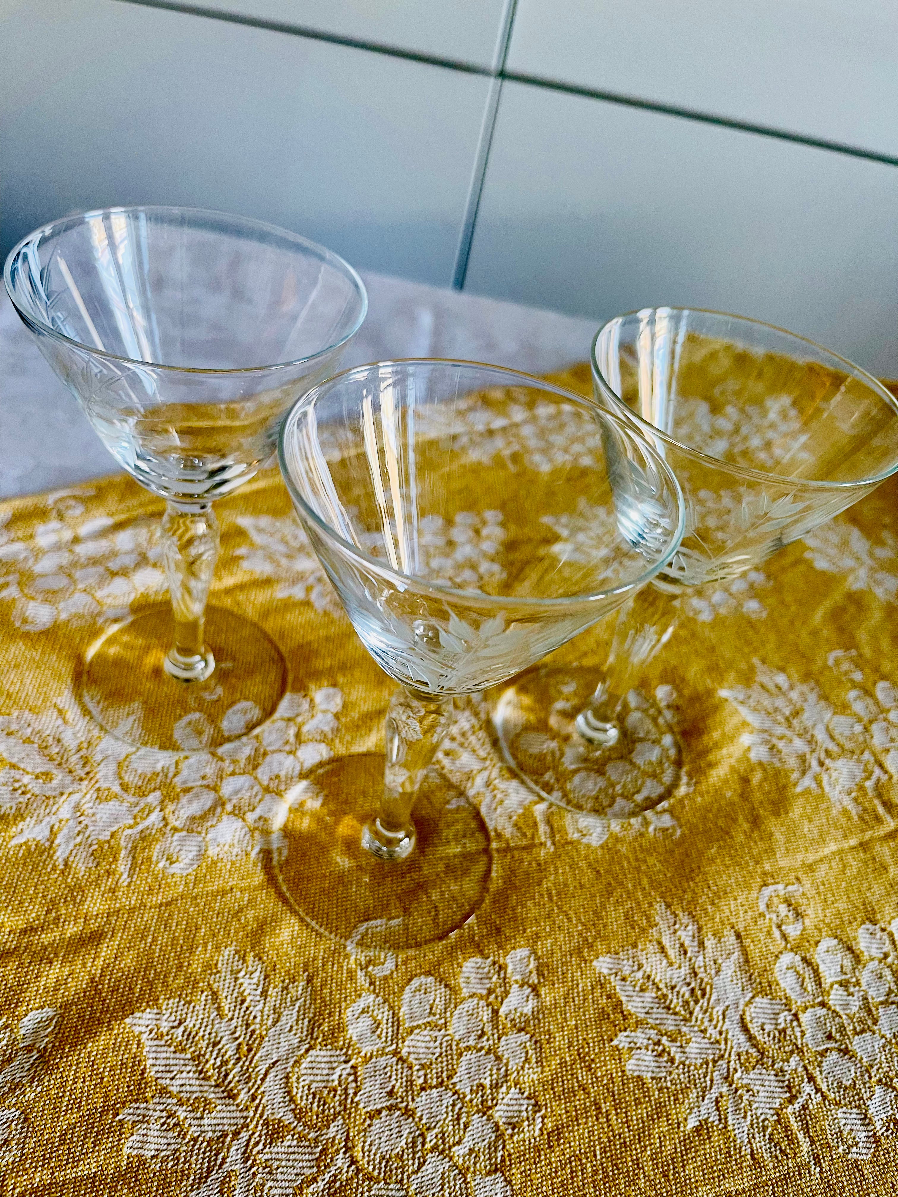 (6) Etched Wheat Design Retro, Mid Century Modern Martini Glasses